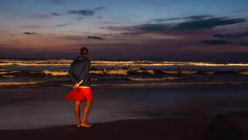 What the Water Is Actually Telling You: A Dominican Lifeguard's Guide to Reading the Ocean Before You Jump In